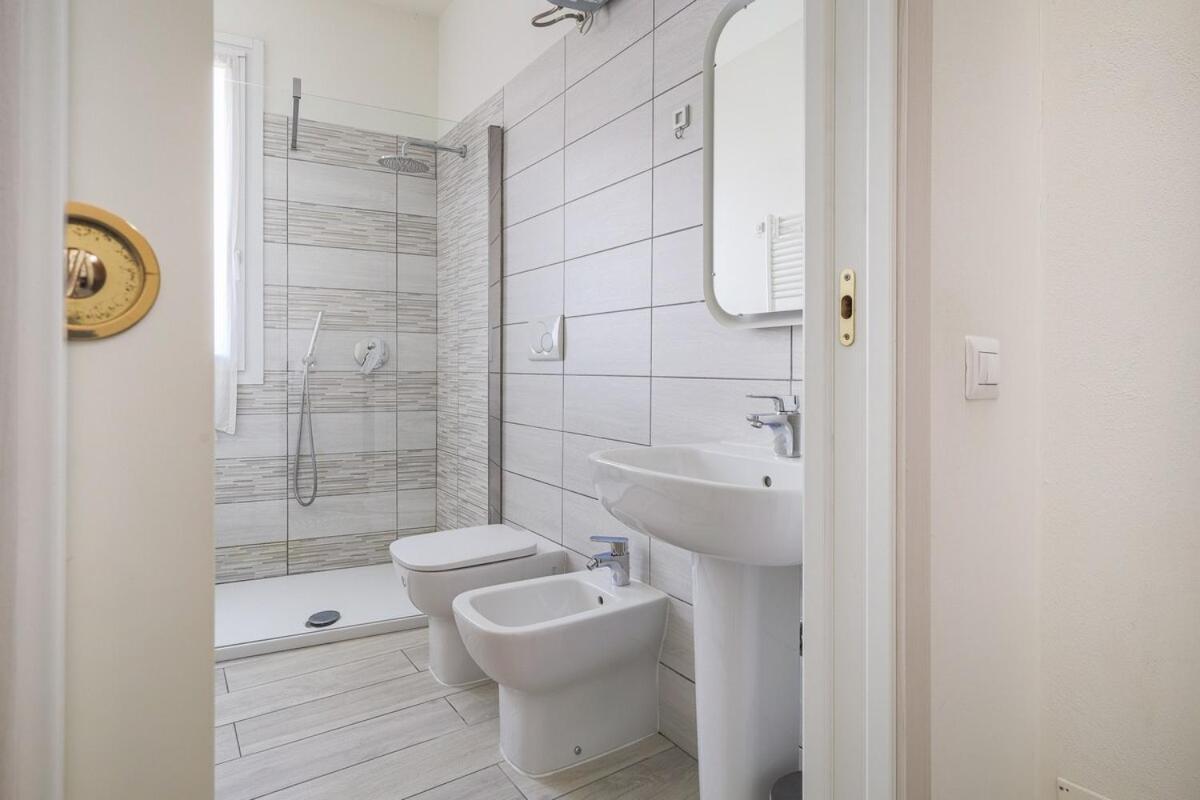 Jacuzzi & Relax - Casa Indipendente 20Min Da Milano Villa Zelo Buon Persico Kültér fotó